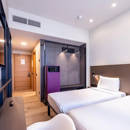 Degli Arcimboldi Otel